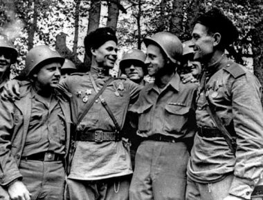 Ο Κόκκινος Στρατός εισέρχεται στο Βερολίνο - Σπάνιο φωτογραφικό υλικό (φωτο & βίντεο)